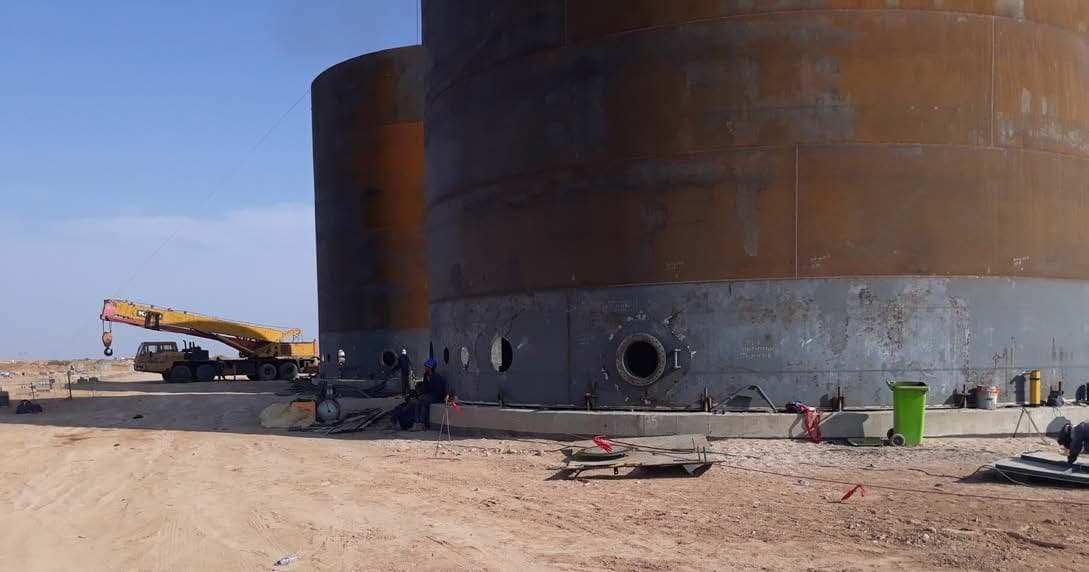 Al-Abyadh equipment working on site
