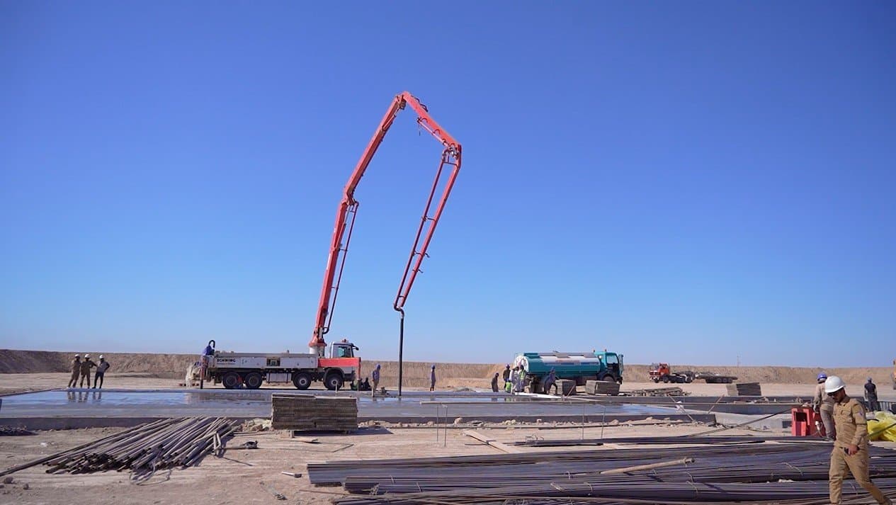 Al-Abyadh equipment working on site
